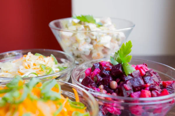 Klasik Rus Sirke Salatası Ekstra Saf Zeytinyağı Kaplı Kavrulmuş Pancar — Stok fotoğraf