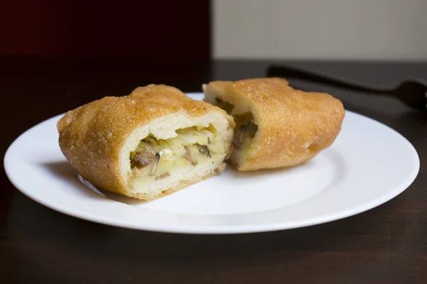 Pirozjki Zijn Gevulde Broodjes Die Typerend Zijn Voor Russische Wit — Stockfoto