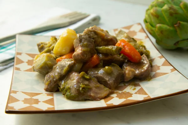 Guisado Carne Com Alcachofras Cenouras Cebola Batata Outros Legumes — Fotografia de Stock