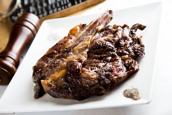 Špičkový Ribeye Steak Španělské Restauraci — Stock fotografie