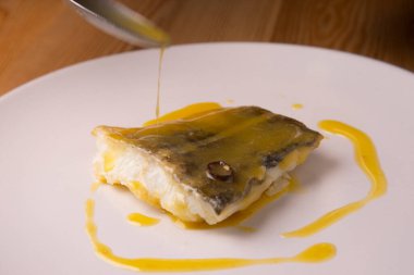 Pilpil morina balığı dört temel malzemeden oluşan geleneksel bir Bask yemeğidir: morina, zeytinyağı, sarımsak ve biber. Kil tenceresi genellikle hazırlanırken genel bir kural olarak kullanılır..