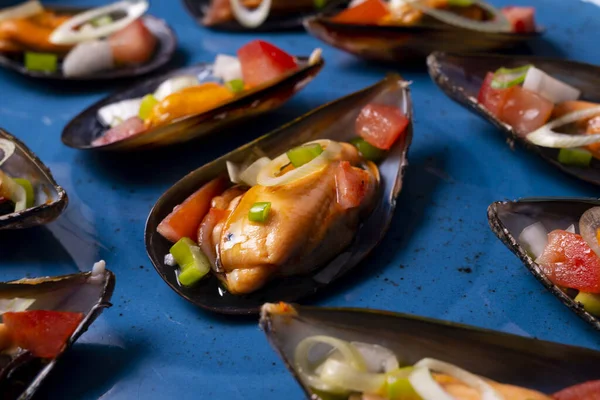传统的西班牙蒸煮贻贝 — 图库照片