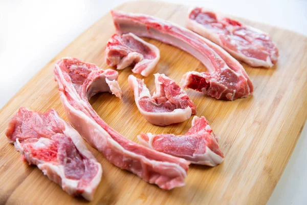 Carne Cordero Premium Sobre Una Madera Sobre Fondo Blanco —  Fotos de Stock