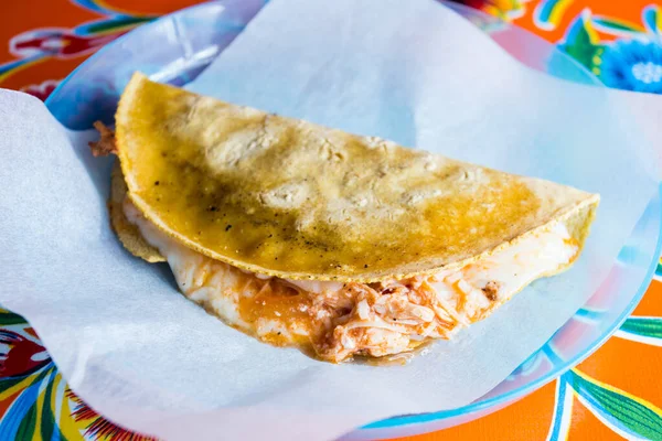 Quesadilla Prato Mexicano Que Consiste Uma Tortilha Milho Trigo Dobrada — Fotografia de Stock