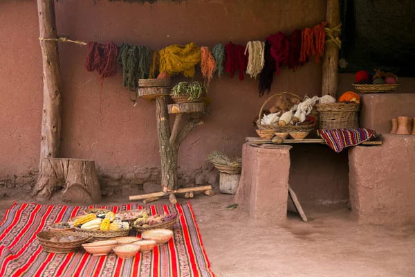 Peru Daki Yerli Bir Toplulukta Tekstil Zanaatı Üretimi Için Malzeme — Stok fotoğraf