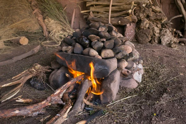 Pachamanca Szertartás Előkészítéséhez Először Elő Kell Készítened Egy Kemencét Kövekkel — Stock Fotó