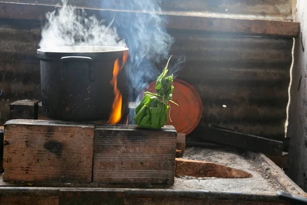 Патарашка Представляет Собой Блюдо Ингредиентов Региона Завернутое Листья Биджао Приготовленное — стоковое фото