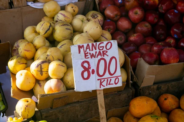 Olika Peruanska Mango Från Det Peruanska Djungelområdet Marknad Ett Område — Stockfoto