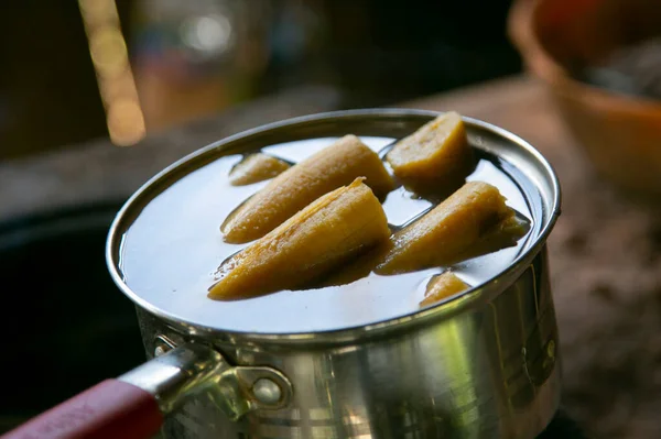 Cucinare Banana Una Pentola Una Cucina Nella Giungla Peruviana — Foto Stock