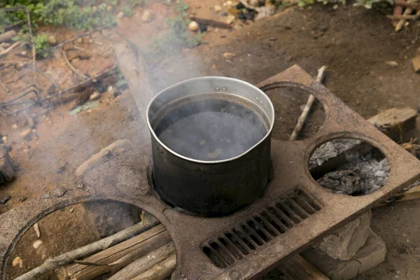 Приготування Органічної Чорної Ячмінної Соди Перуанських Джунглях — стокове фото