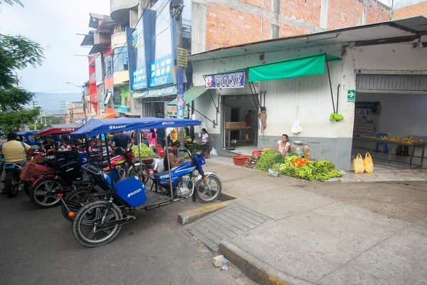 Tarapoto Perú Octubre 2022 Motocarro Con Pasajeros Vistas Mercado Alimentos —  Fotos de Stock