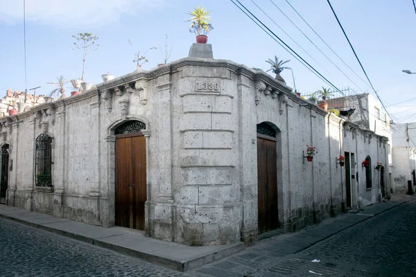 Paredes Brancas Portas Das Ruas Antigas Cidade Arequipa Peru — Fotografia de Stock