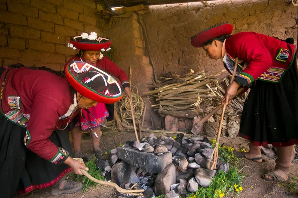 Maras Peru 1St October 2022 Celebrating Pachamanca Feast Quechua Tribe — стоковое фото