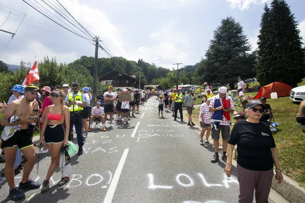 Domancy Francie Července 2023 Tour France Fanoušci Jásají Cyklista Během — Stock fotografie
