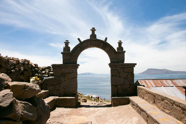 Cabezas Piedra Talladas Los Arcos Isla Taquile Lago Titicaca Perú — Foto de Stock