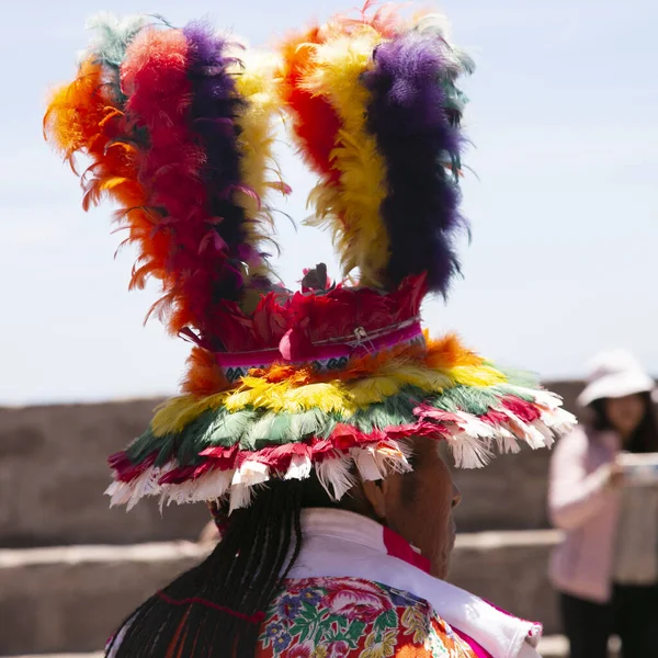 Peru Taquile Adasının Yerlileri Adanın Ana Meydanındaki Bir Etkinlikte Dans — Stok fotoğraf