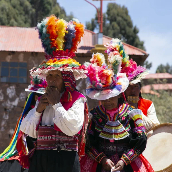 Taquile Peru Januari 2023 Lokalbefolkningen Från Taquile Peru Dansar Och — Stockfoto
