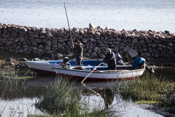 Taquile Perú Enero 2023 Pescadores Locales Península Llachon Trabajando Orillas — Foto de Stock
