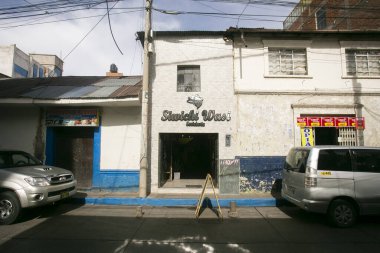Puno, Peru 1 Ocak 2023: Peru 'nun Puno kentindeki geleneksel restoran.
