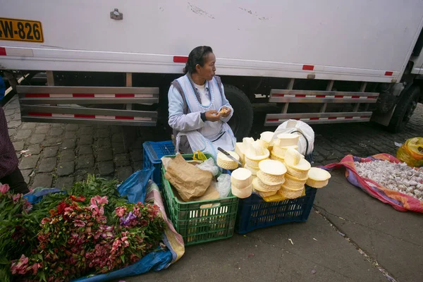 Куско Перу Січня 2023 Жінка Продає Органічний Перуанський Сир Вуличному — стокове фото
