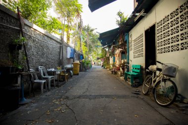 Tayland 'ın Bangkok banliyösündeki sokakların manzarası.