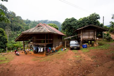 Tayland 'ın Chiang Rai eyaletindeki yerli yüksek tepeli kabile köyü..