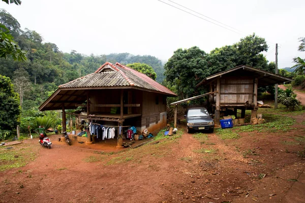 Tayland 'ın Chiang Rai eyaletindeki yerli yüksek tepeli kabile köyü..