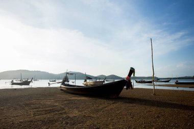 Tayland 'ın güneyindeki Ko Yao adasında balıkçı tekneleri..