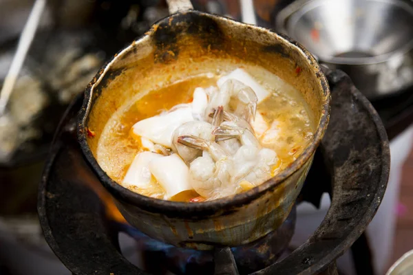 Vaření Chobotnice Červeným Kari Ulici Stánek Jídlem Bangkoku Thajsko — Stock fotografie
