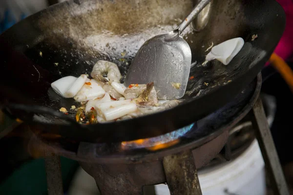Приготування Кальмарів Червоним Каррі Вуличній Їжі Бангкоку Таїланд — стокове фото