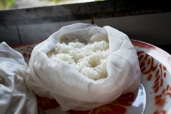 Варёный Рис Белом Мешке Ткани Кухне Бангкоке Таиланд — стоковое фото