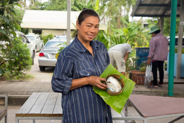 Bangkok Tailândia Janeiro 2023 Pessoas Que Limpam Peixes Vendem Peixe — Fotografia de Stock