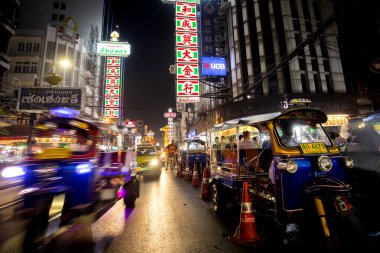 Bangkok, Tayland; 1 Ocak 2023: Thanon Yaowarat Roadt, Bangkok 'un Çin Mahallesi.