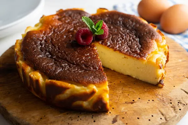 Cheesecake Made Mascarpone Served Raspberries Wooden Board — Stock Photo, Image