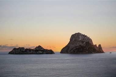 Ibiza, Balear Adaları, İspanya 'daki es Vedra ve es Vedranell adalarının manzarası.