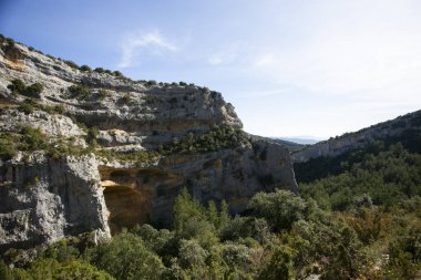 Ruta del abrigo de Chimiachas on la sierra de Guara, İspanya Huesca 'da.