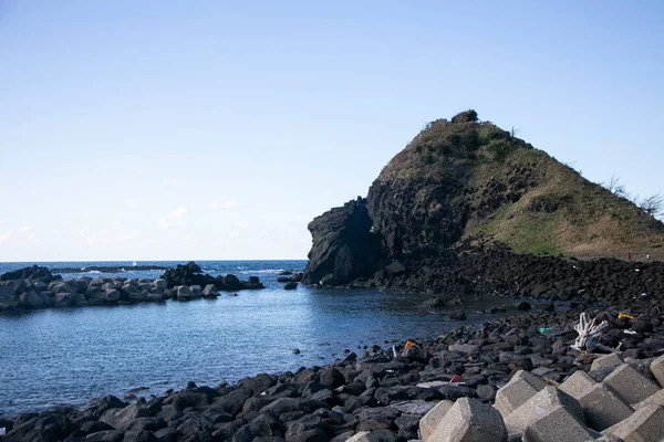 日本Niigata省Sado岛Ogi海岸火山活动形成的海岸线 — 图库照片