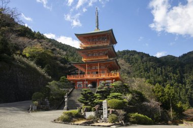 Kumano Grand Shinto Tapınağı, Japonya 'nın Wakayama şehrinde Nachi' nin yanındaki Budist tapınağı..