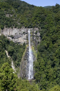 Nachi Şelalesi, Japonya 'nın Wakayama ilinde yer alan büyük bir şelaledir..