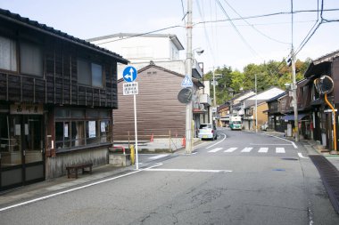 Ogi, Japonya 1 Ekim 2023: Sado Adası 'nın güneyindeki Ogi liman kasabasının manzarası.