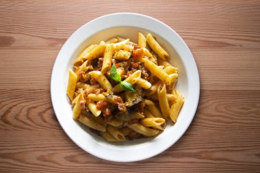 Geleneksel İtalyan usulü makarna..