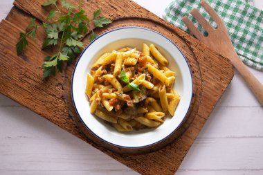 Geleneksel İtalyan usulü makarna..