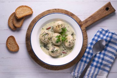 Beyaz şarap soslu balık köftesi. Barselona, İspanya 'dan geleneksel tapas.