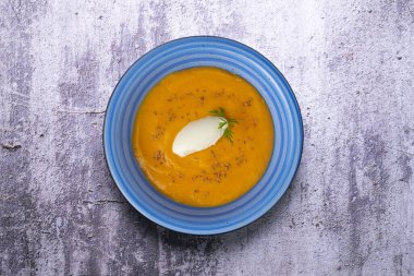 Kremalı ve fındıklı havuç ve kabak kreması..