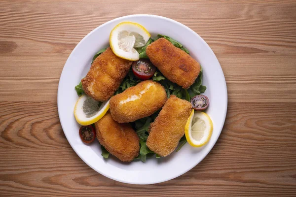 Balık kroket. İspanya 'nın kıyı bölgelerinin geleneksel tapaları.