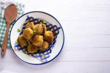 Nohut ve undan yapılmış vejetaryen köfteleri..