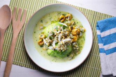 Midye ve avokado ile Ceviche