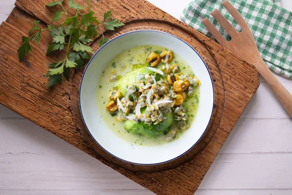 Midye ve avokado ile Ceviche