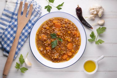 Sucuklu mercimek ve siyah kanlı sosis..