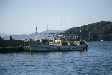 Ine, Japonya; 1 Ekim 2023: Kyoto 'nun kuzeyindeki güzel balıkçı köyünde balıkçı tekneleri.